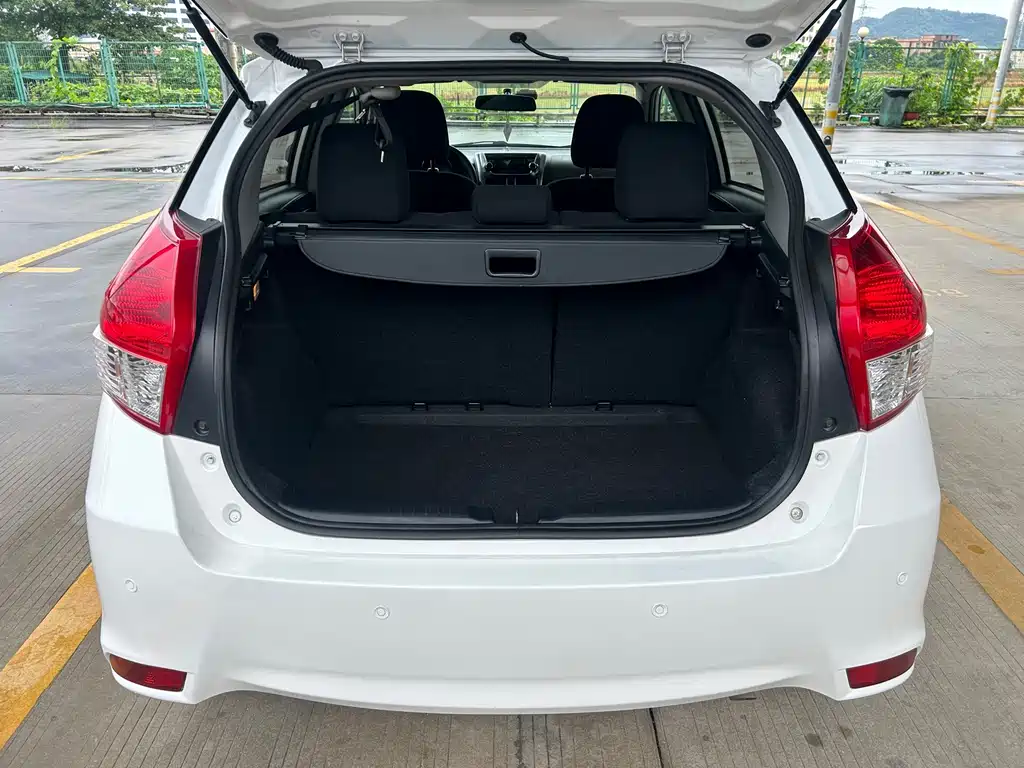 Toyota Yaris L 2016 — фото 14