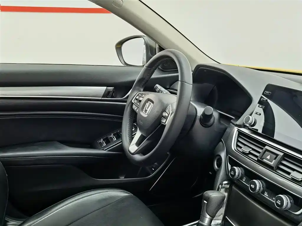 Honda Accord 2018 — фото 22