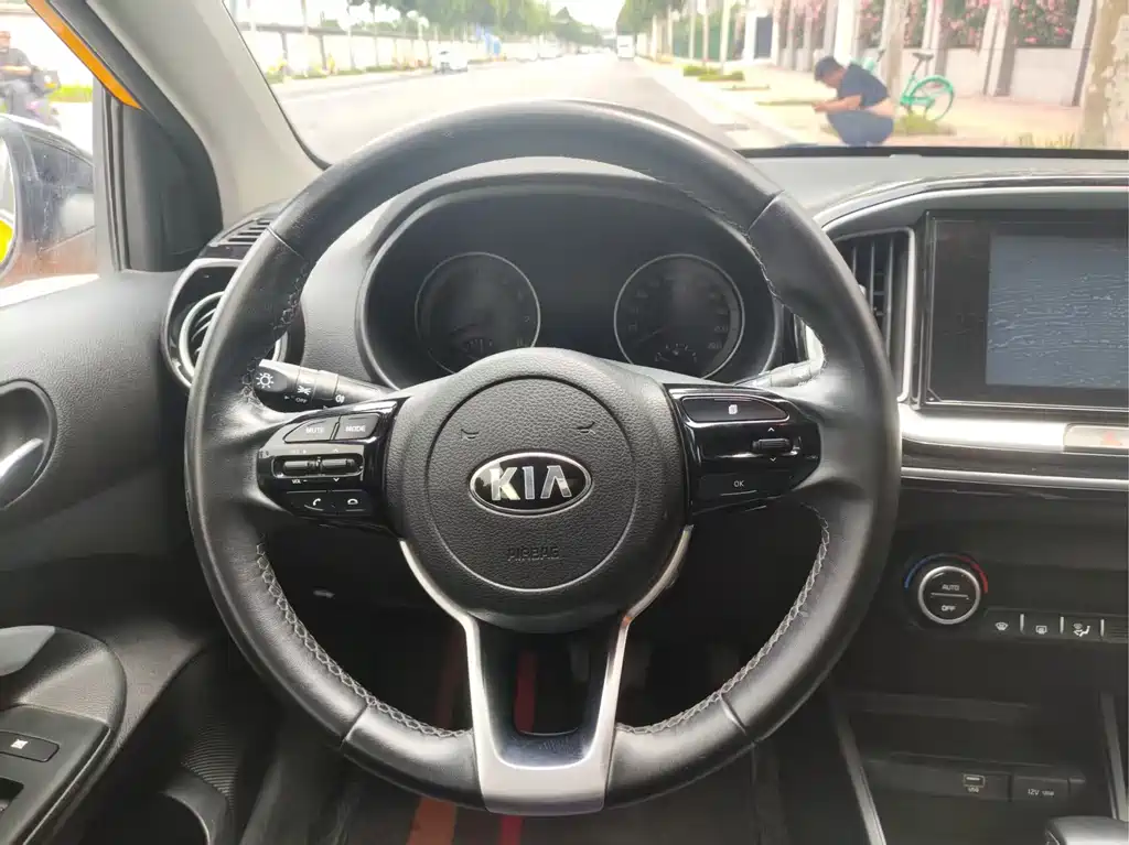 Kia KX1 2019 — фото 11
