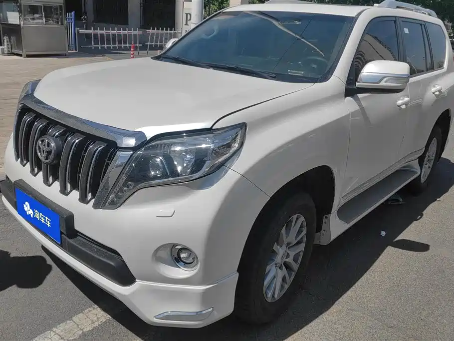 Toyota Prado 2017 — фото 1