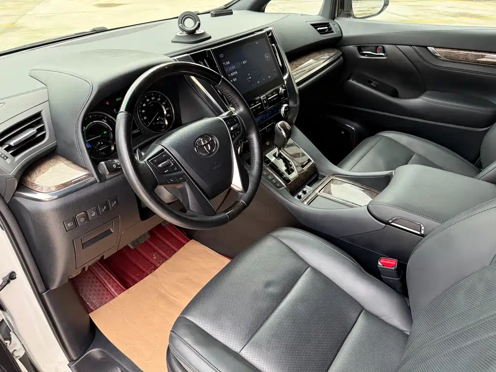 Toyota Vellfire 2023 — фото 7
