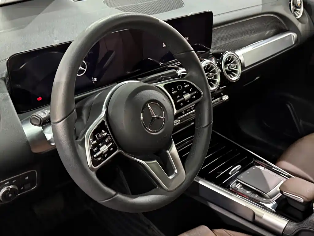 Mercedes-Benz GLB 2023 — фото 6