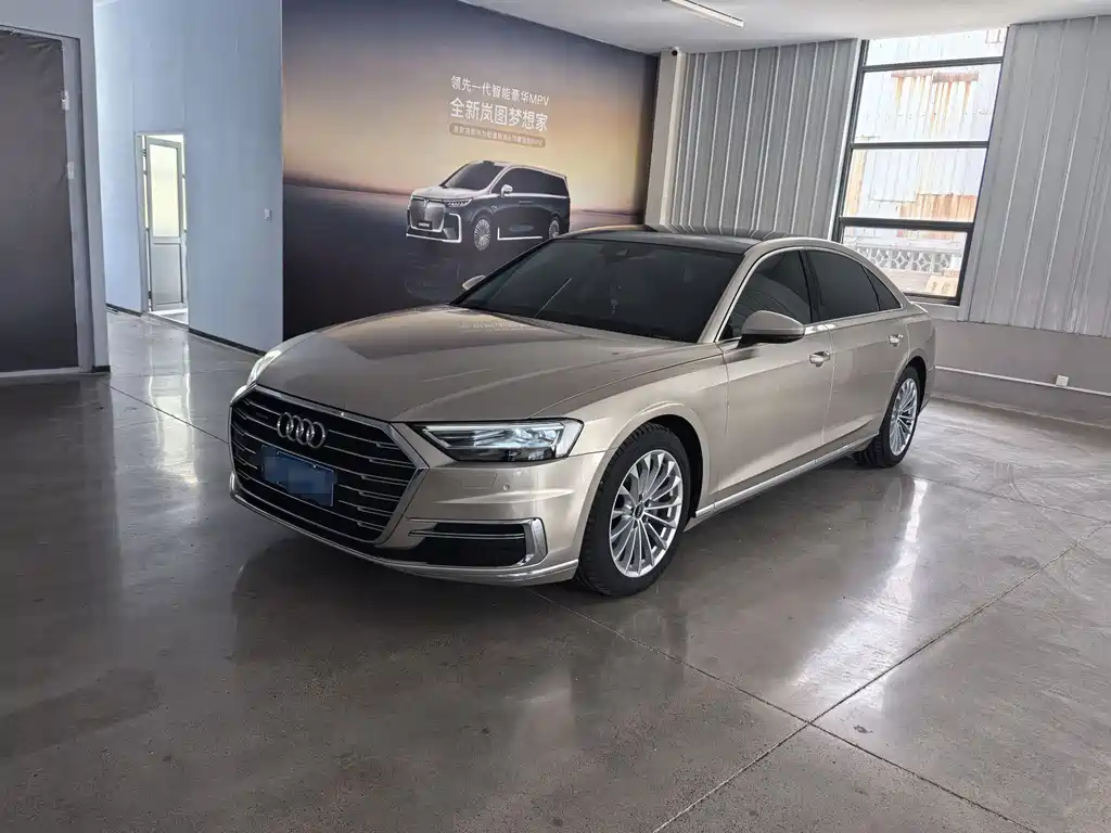 Audi A8 2021 — фото 1