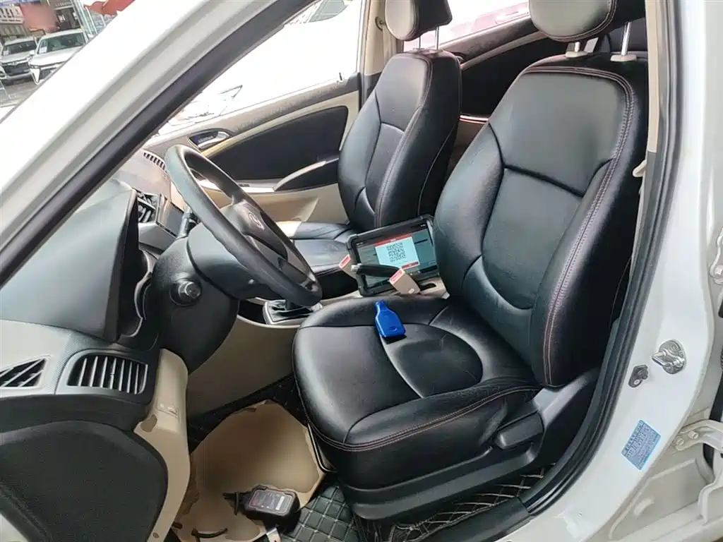 Hyundai Verna 2016 — фото 15