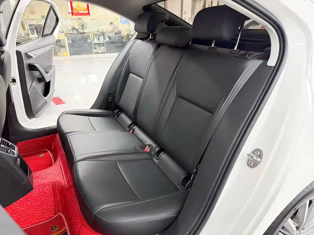 Skoda Octavia 2022 — фото 13