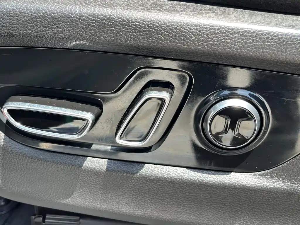 GAC Motor Trumpchi GS8 2022 — фото 21