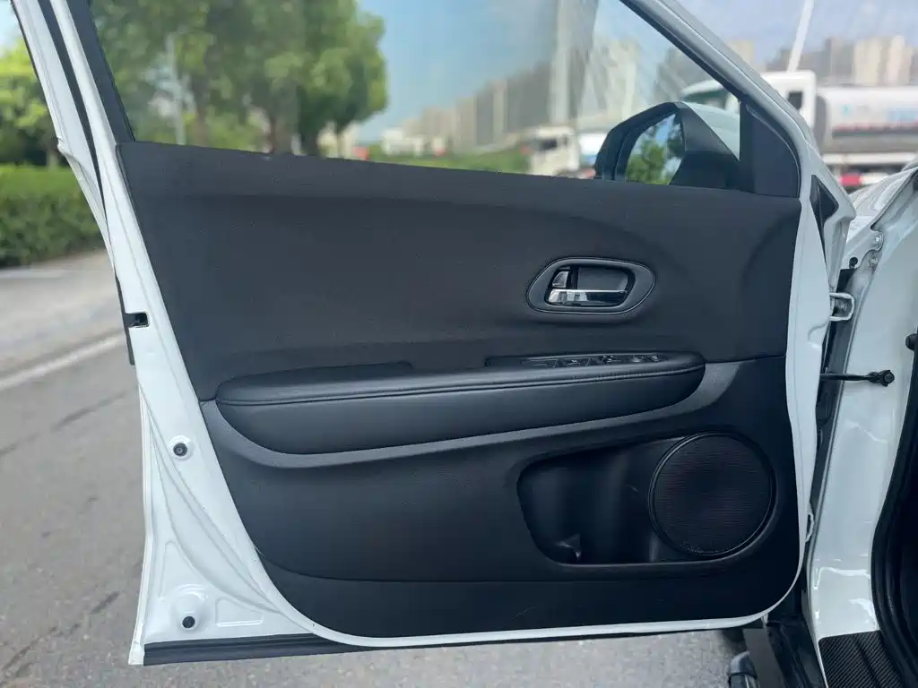 Honda Vezel 2020 — фото 10