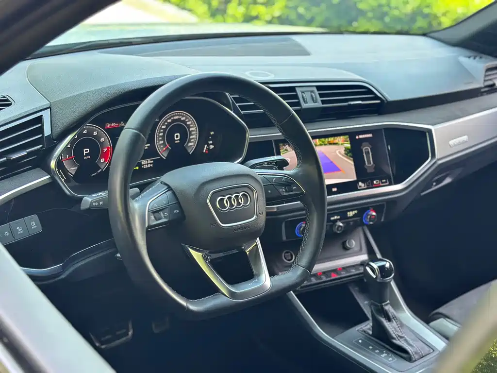 Audi Q3 2023 — фото 12