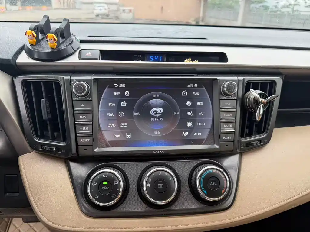 Toyota RAV4 2014 — фото 14
