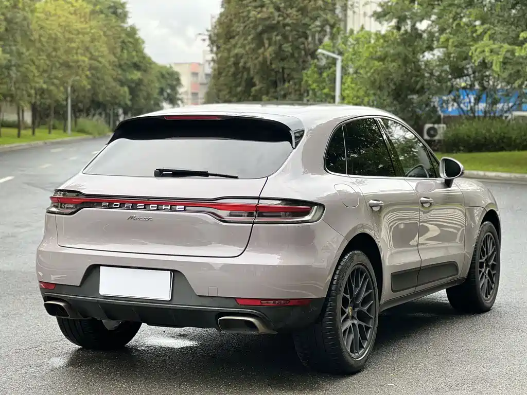 Porsche Macan 2019 — фото 16