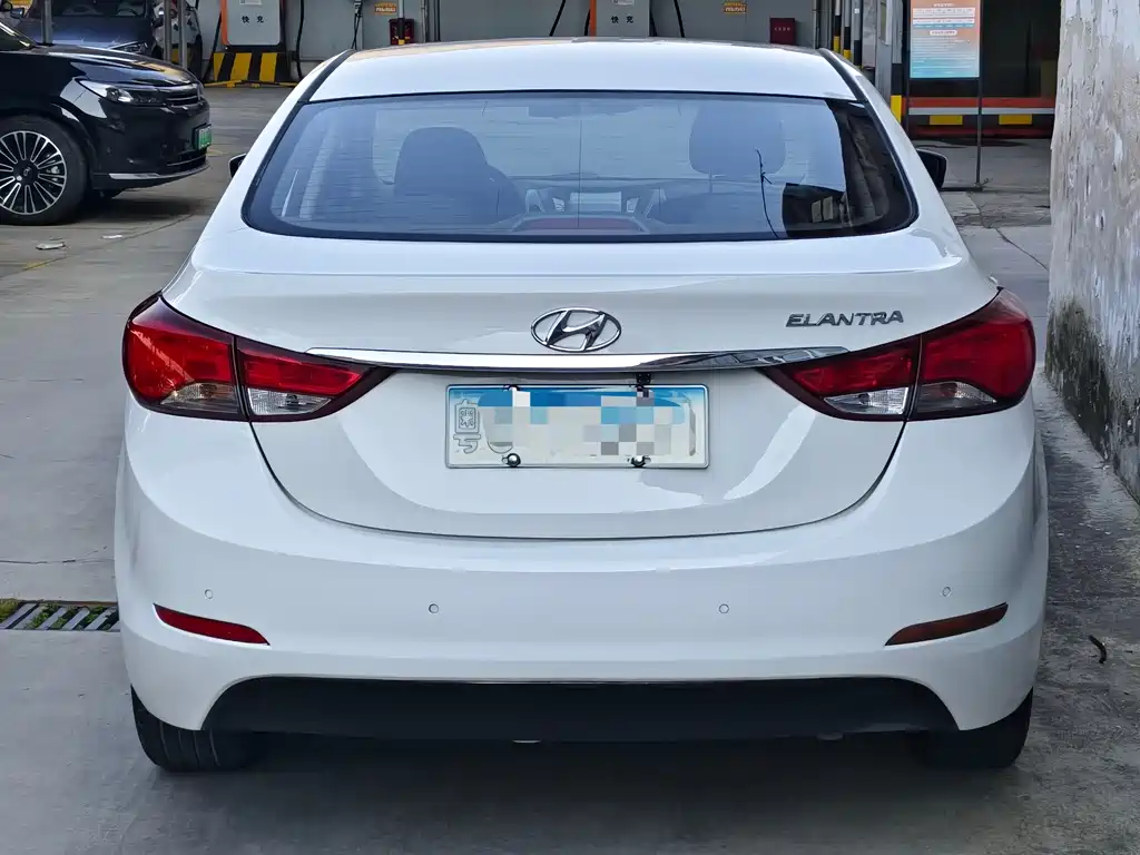 Hyundai Elantra Langdong 2017 — фото 10