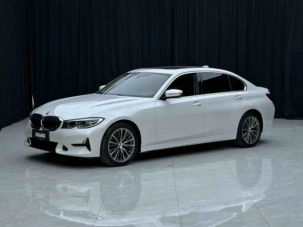 BMW 3 Series 2019 — фото 1