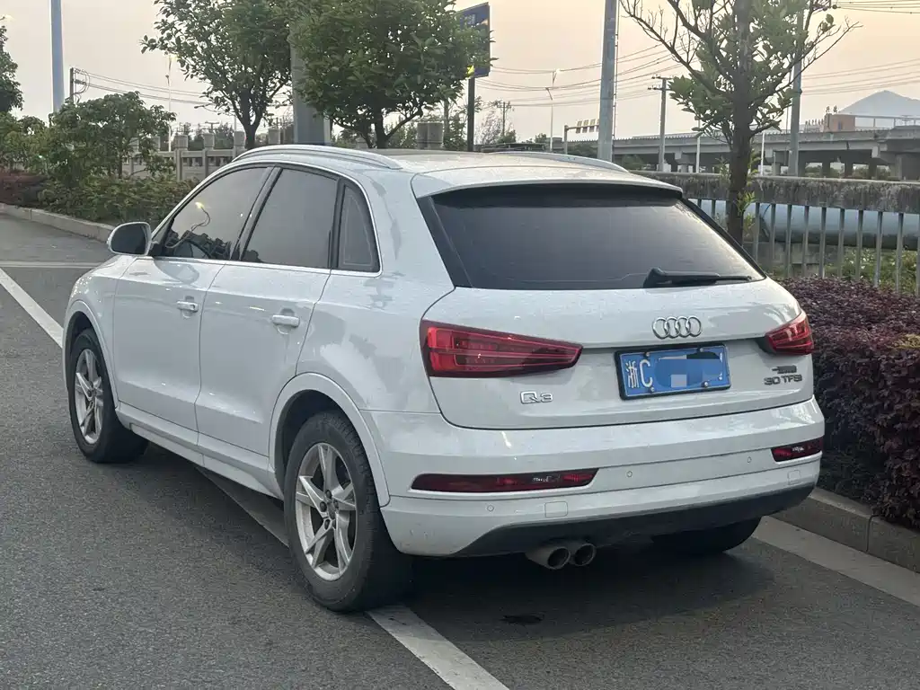 Audi Q3 2019 — фото 10