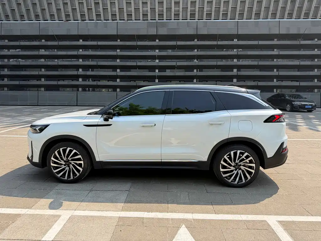BAIC X7 2023 — фото 5