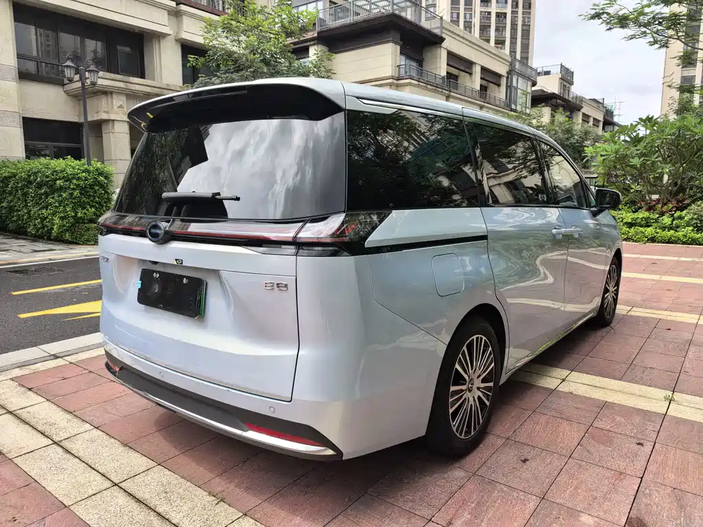 GAC Motor E8 PHEV 2024 — фото 6