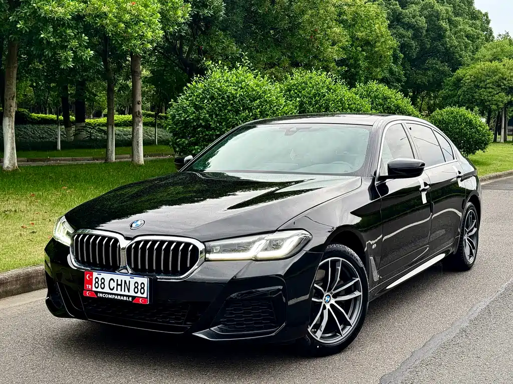 BMW 5 Series 2022 — фото 1