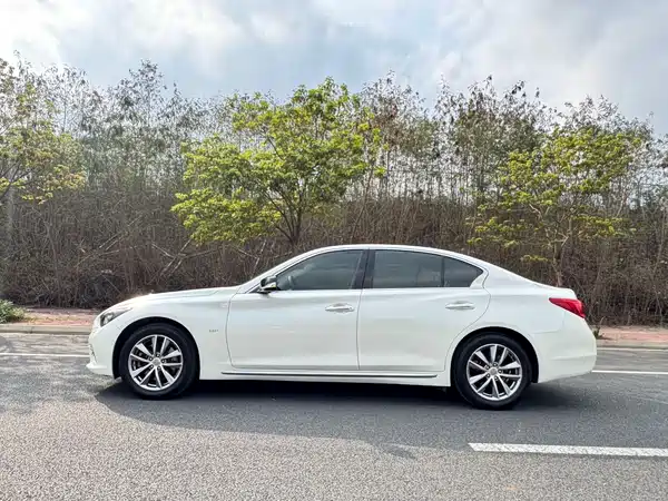 Infiniti Q50L 2016