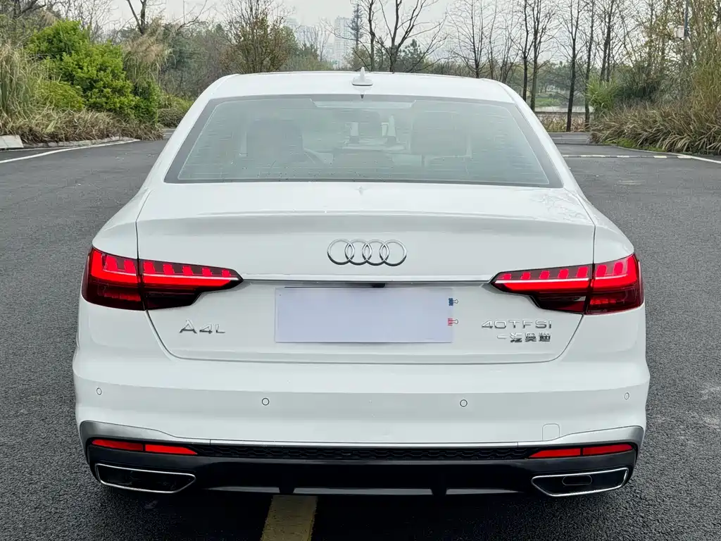 Audi A4L 2022 — фото 18