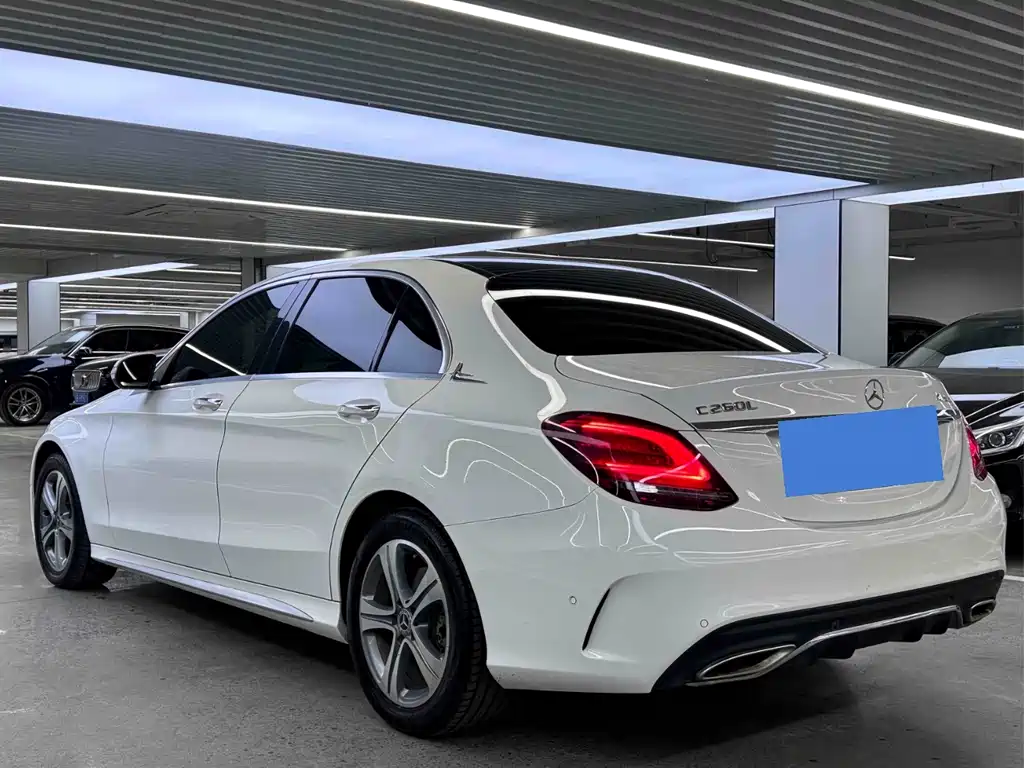 Mercedes-Benz C-Class 2019 — фото 10