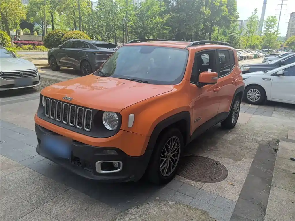 Jeep Renegade 2017 — фото 1