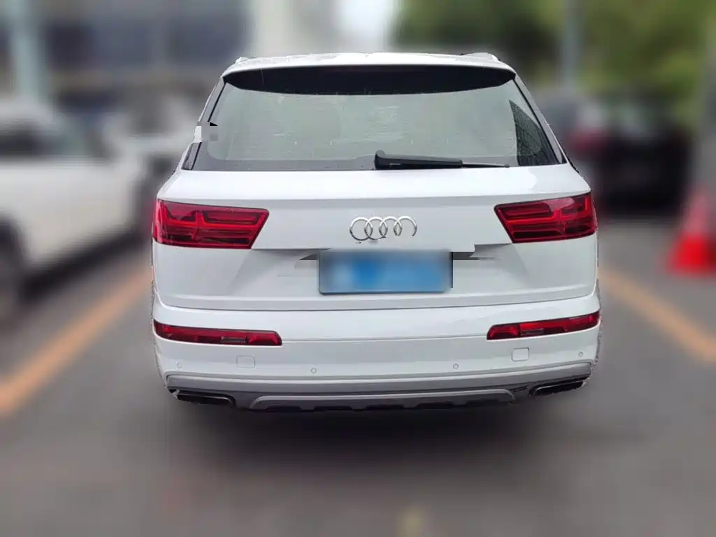 Audi Q7 2019 — фото 10