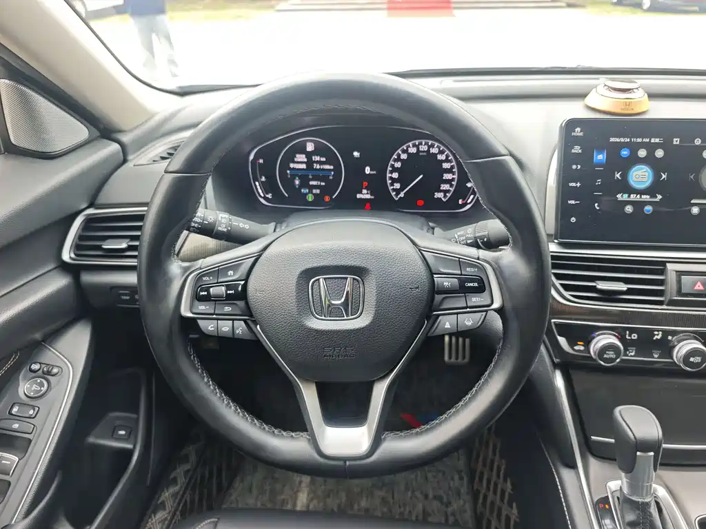 Honda Accord 2023 — фото 16