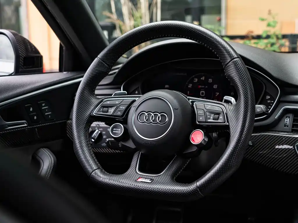 Audi RS 4 2019 — фото 8