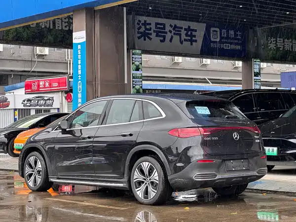 Mercedes-Benz EQE SUV 2025
