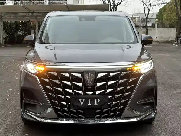 Roewe iMAX8 2023