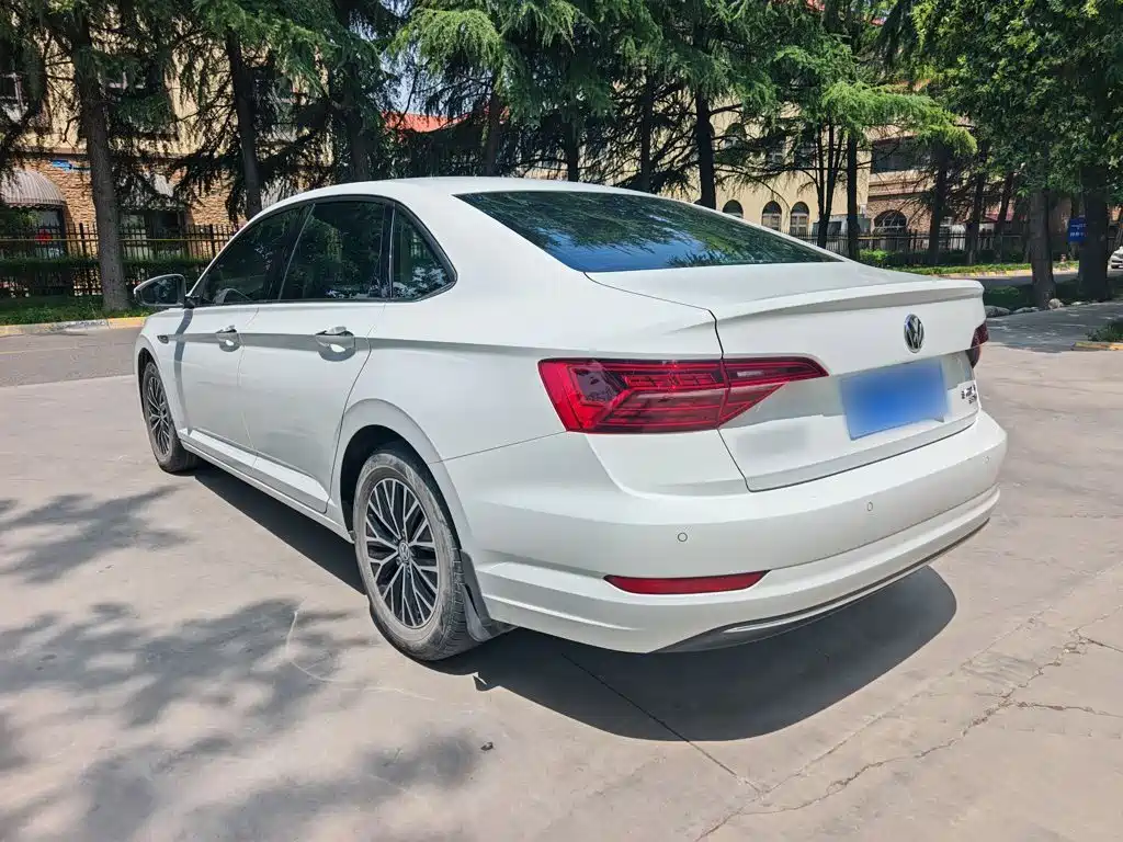Volkswagen Sagitar 2019