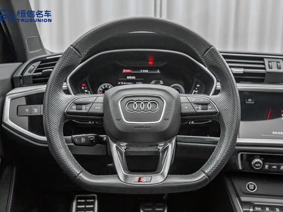 Audi Q3 Sportback 2024 — фото 17
