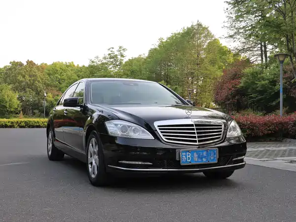 Mercedes-Benz S-Class 2012
