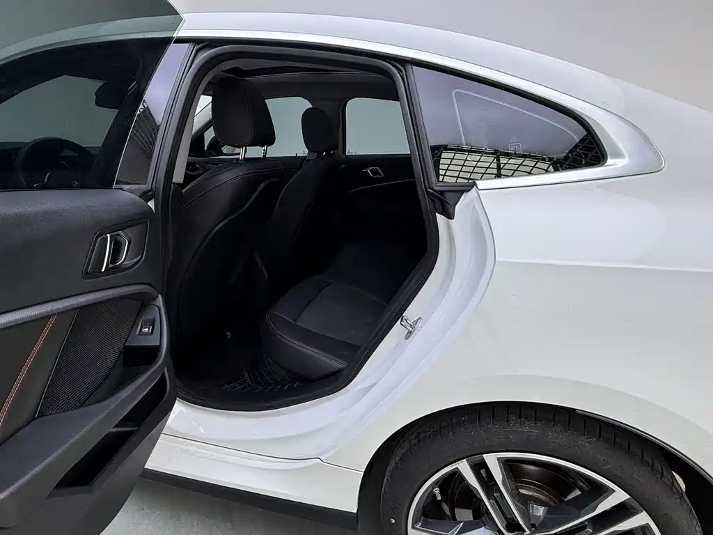 BMW 2 Series 2023 — фото 15