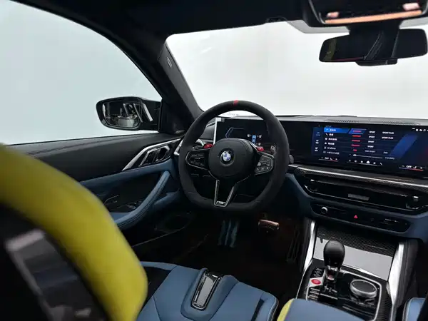 BMW M4 2025