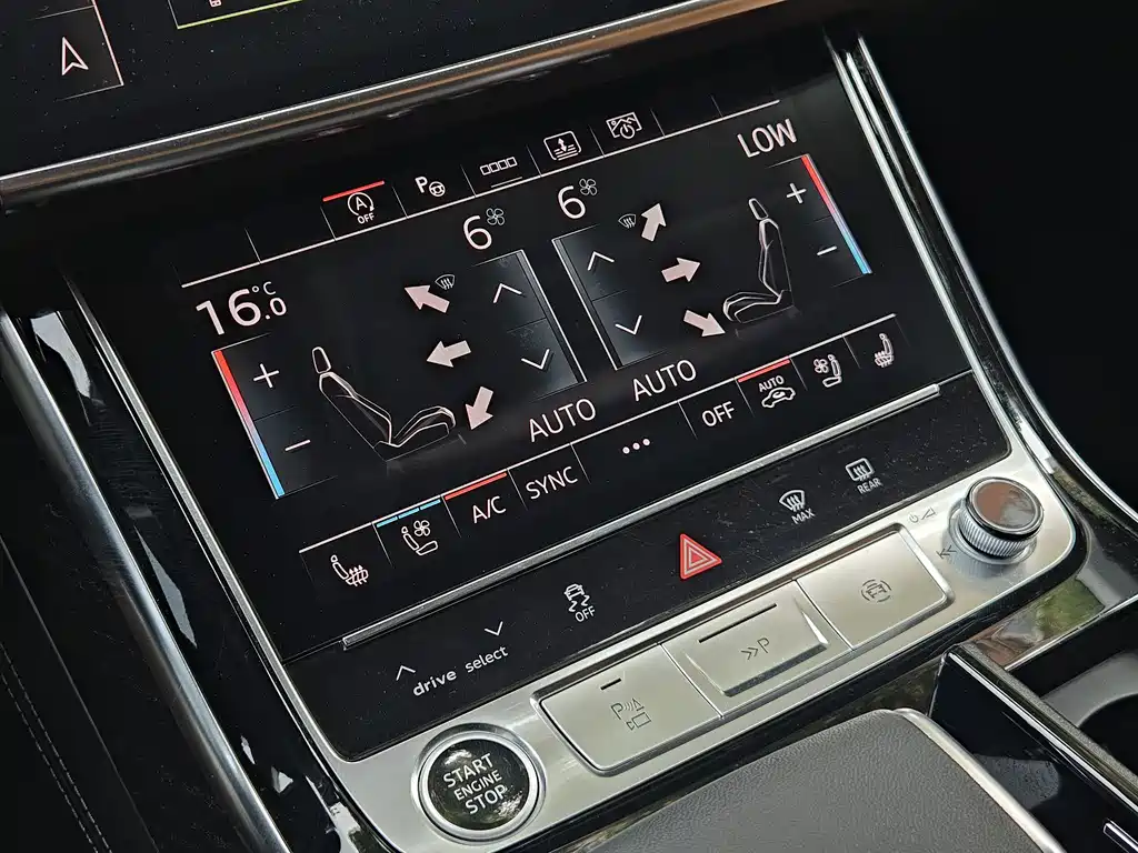 Audi A8 2023 — фото 13