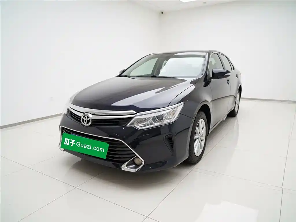 Toyota Camry 2017 — фото 1
