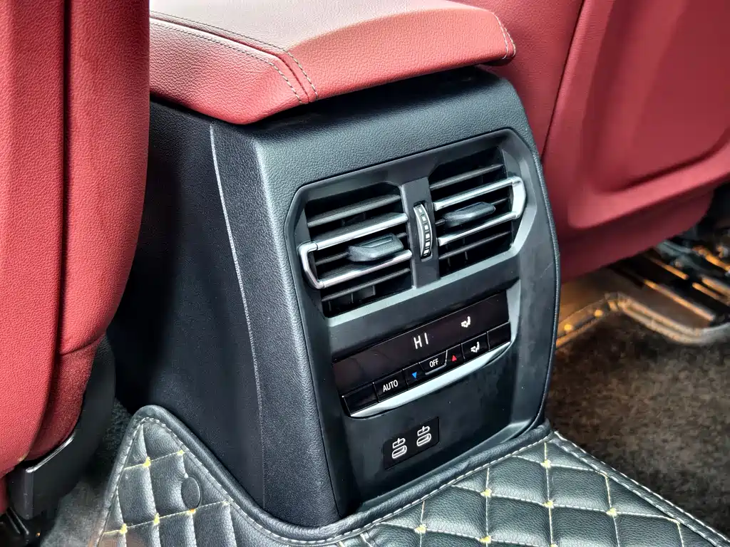 BMW 3 Series 2024 — фото 18