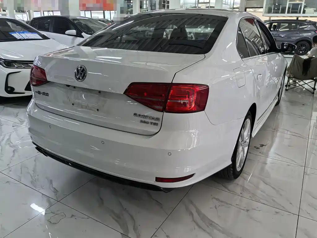 Volkswagen Sagitar 2019