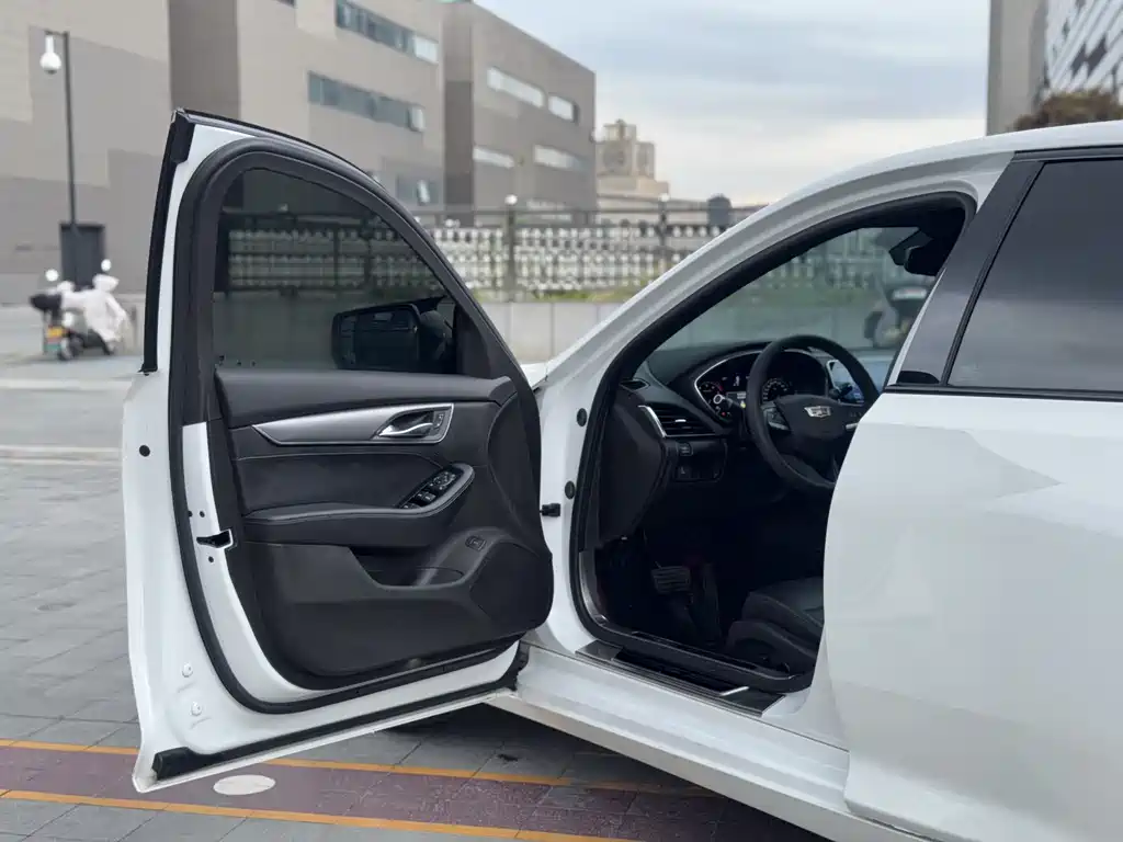 Cadillac CT5 2023 — фото 10