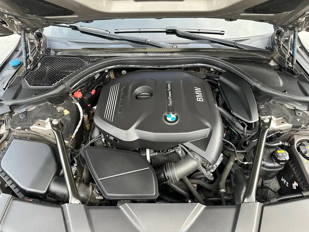 BMW 7 Series 2017 — фото 28