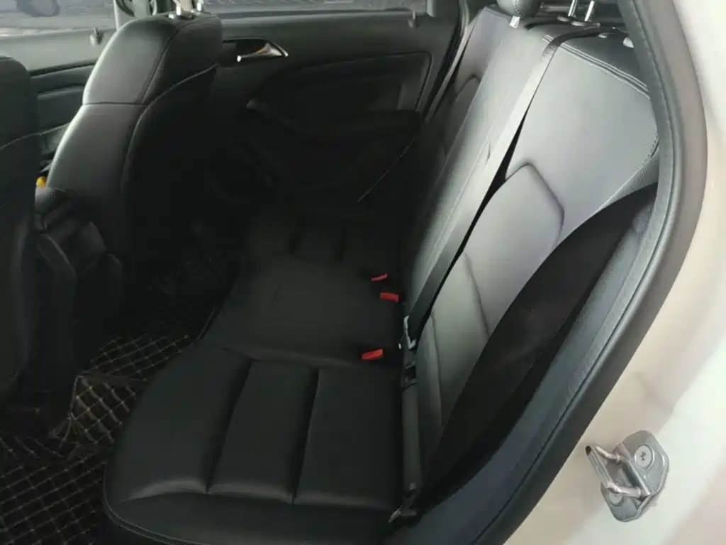 Mercedes-Benz B-Class 2019 — фото 17