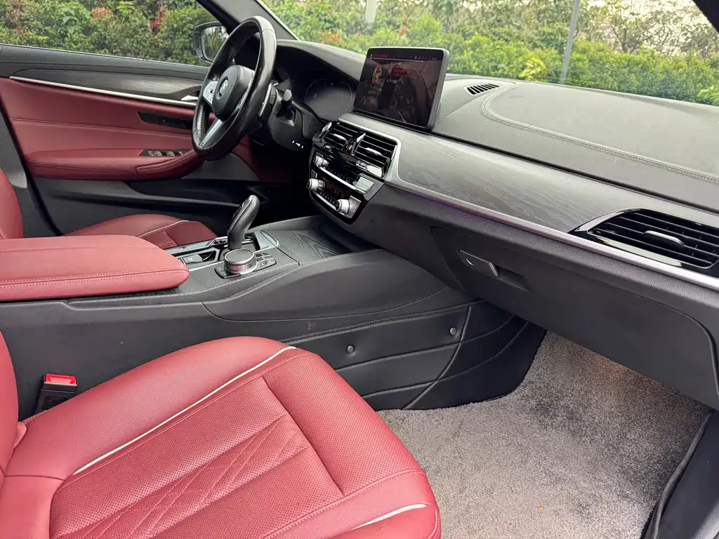 BMW 5 Series 2022 — фото 11