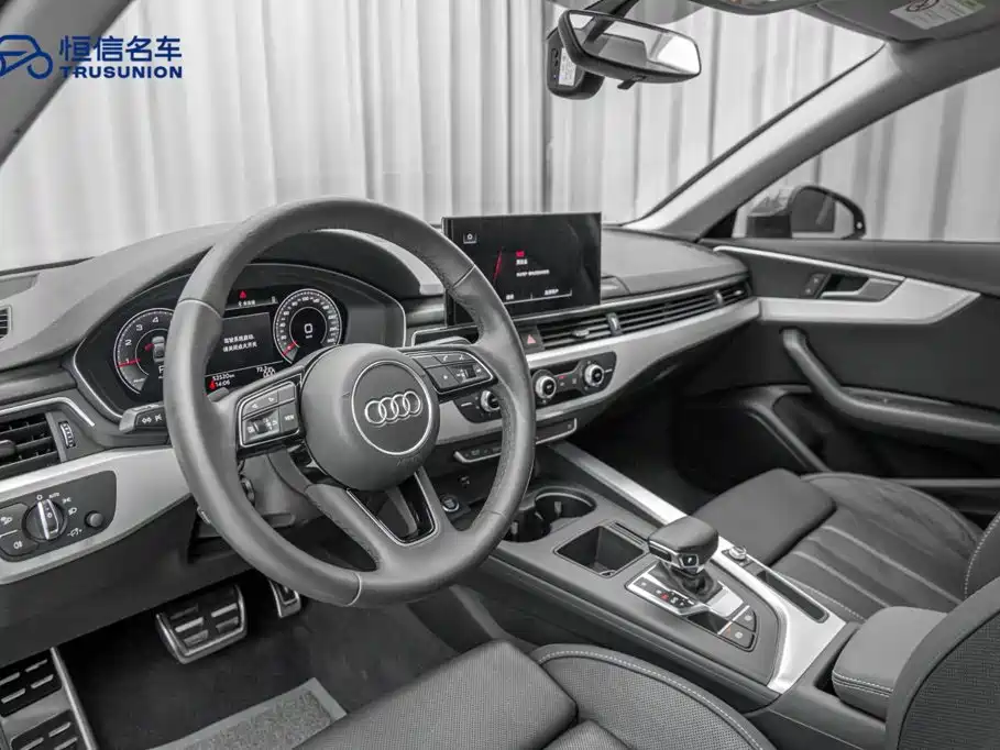 Audi A4L 2022 — фото 12