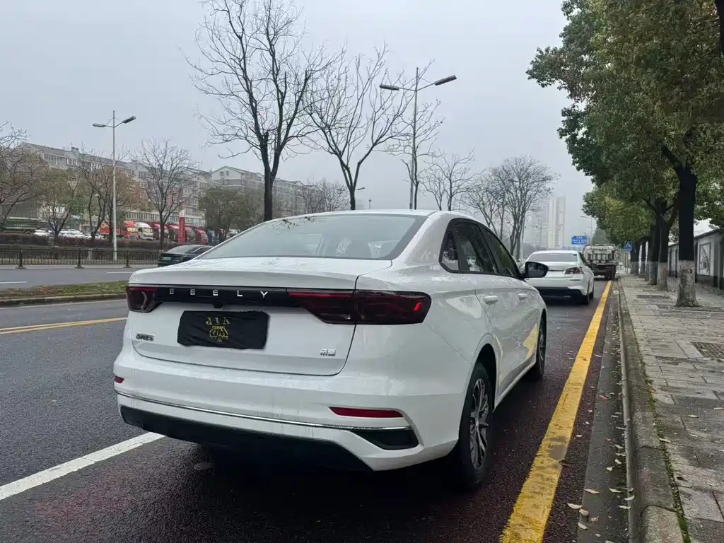 Geely Emgrand 2026