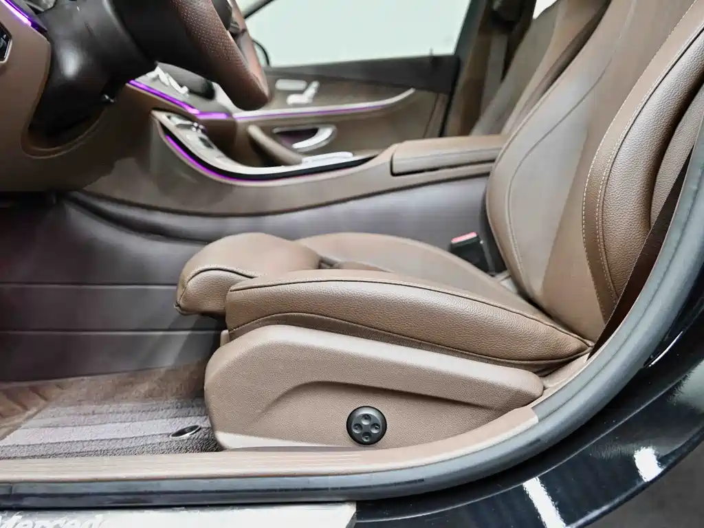 Mercedes-Benz E-Class 2022 — фото 21