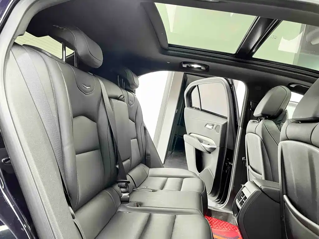 Cadillac XT4 2021 — фото 10