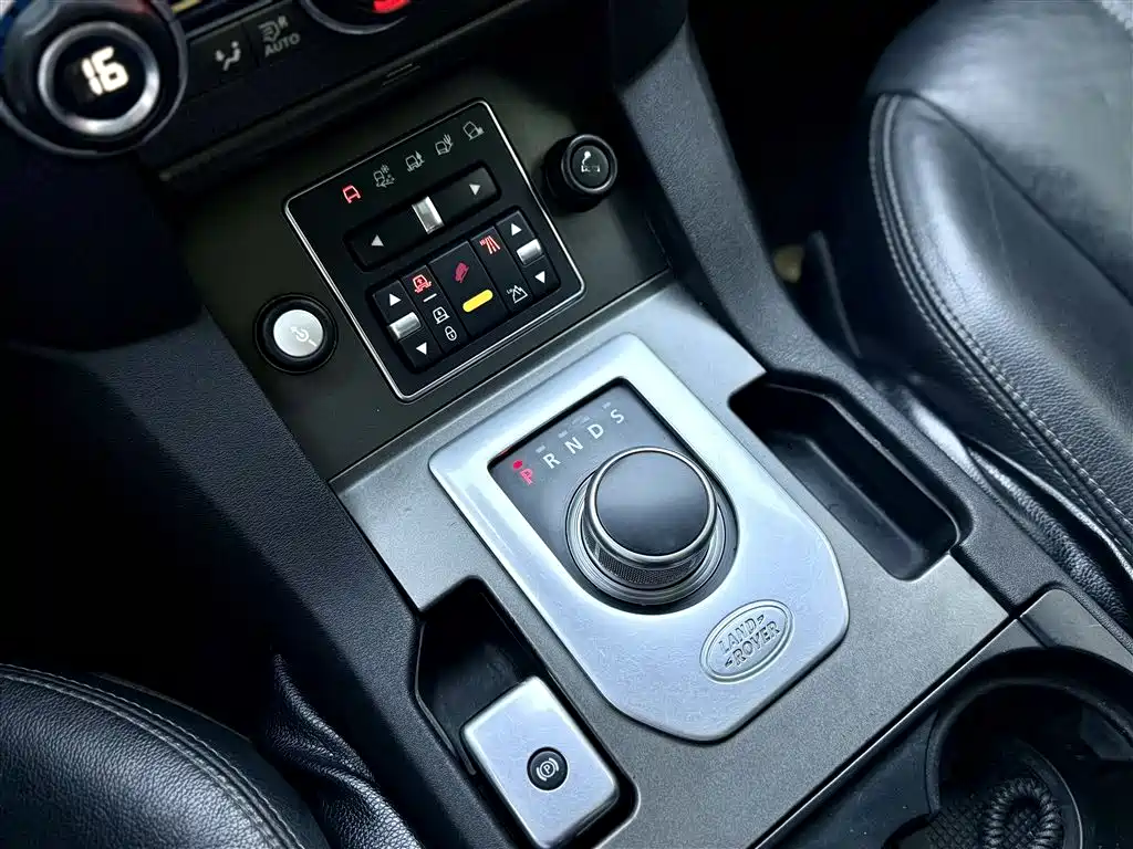 Land Rover Discovery 2013 — фото 12