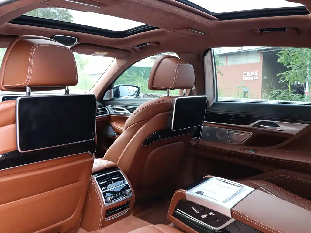 BMW 7 Series 2022 — фото 17