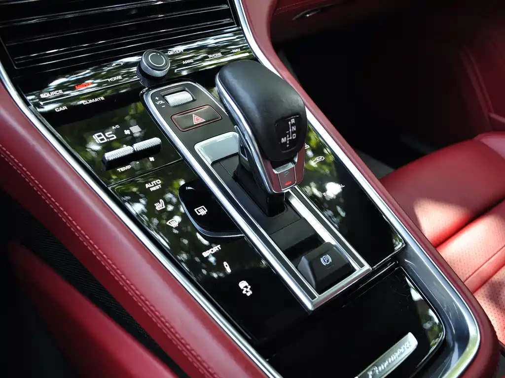 Porsche Panamera 2020 — фото 12