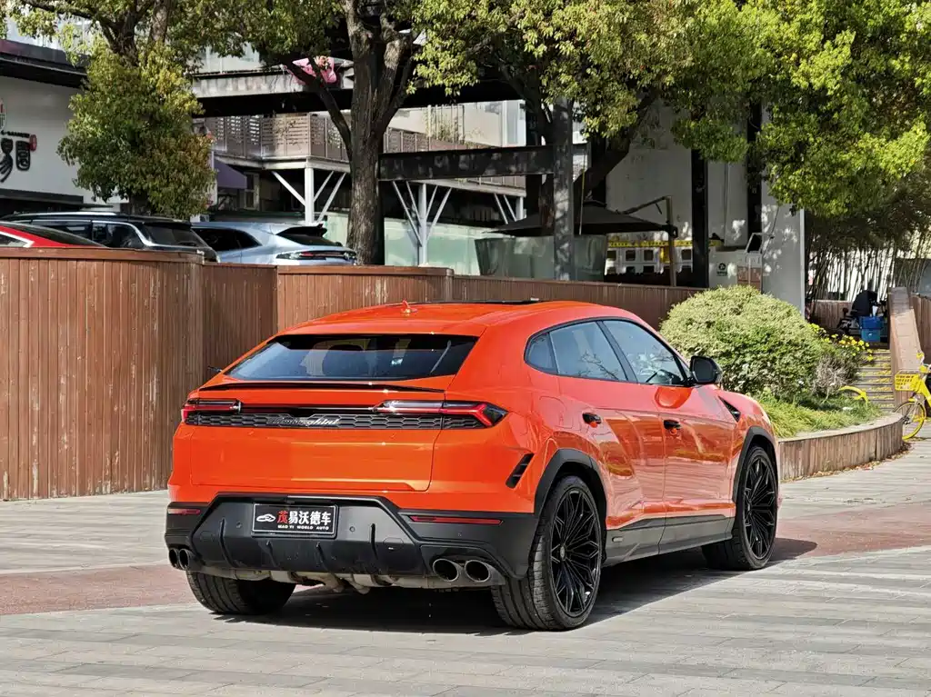 Lamborghini Urus SE 2026 — фото 5